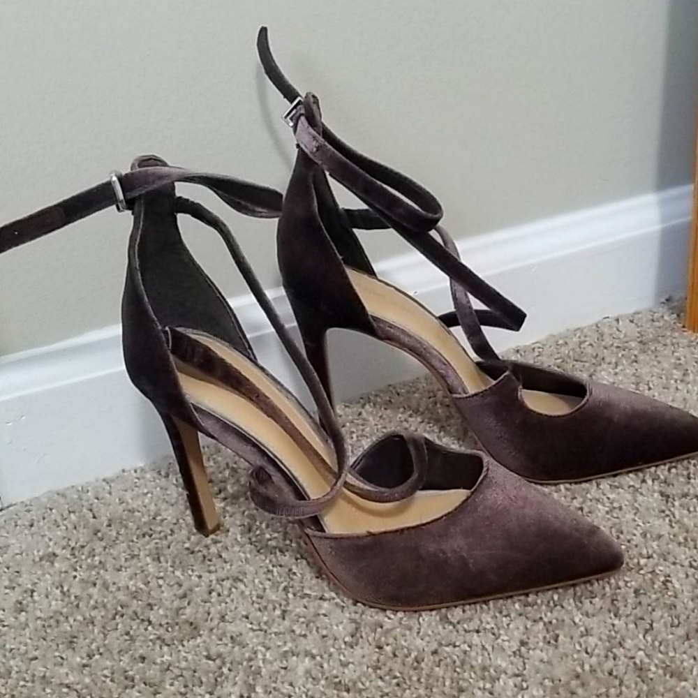 Gianni Bini Brown Velvet Heels